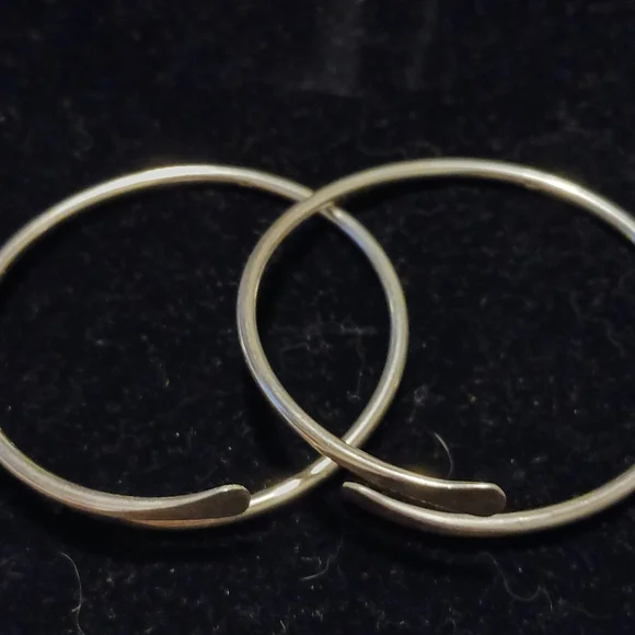 2 Sterling Silver Bracelets - Picture 2 of 4